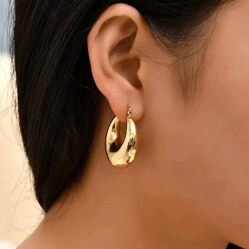 18K Gold Teardrop Hoops