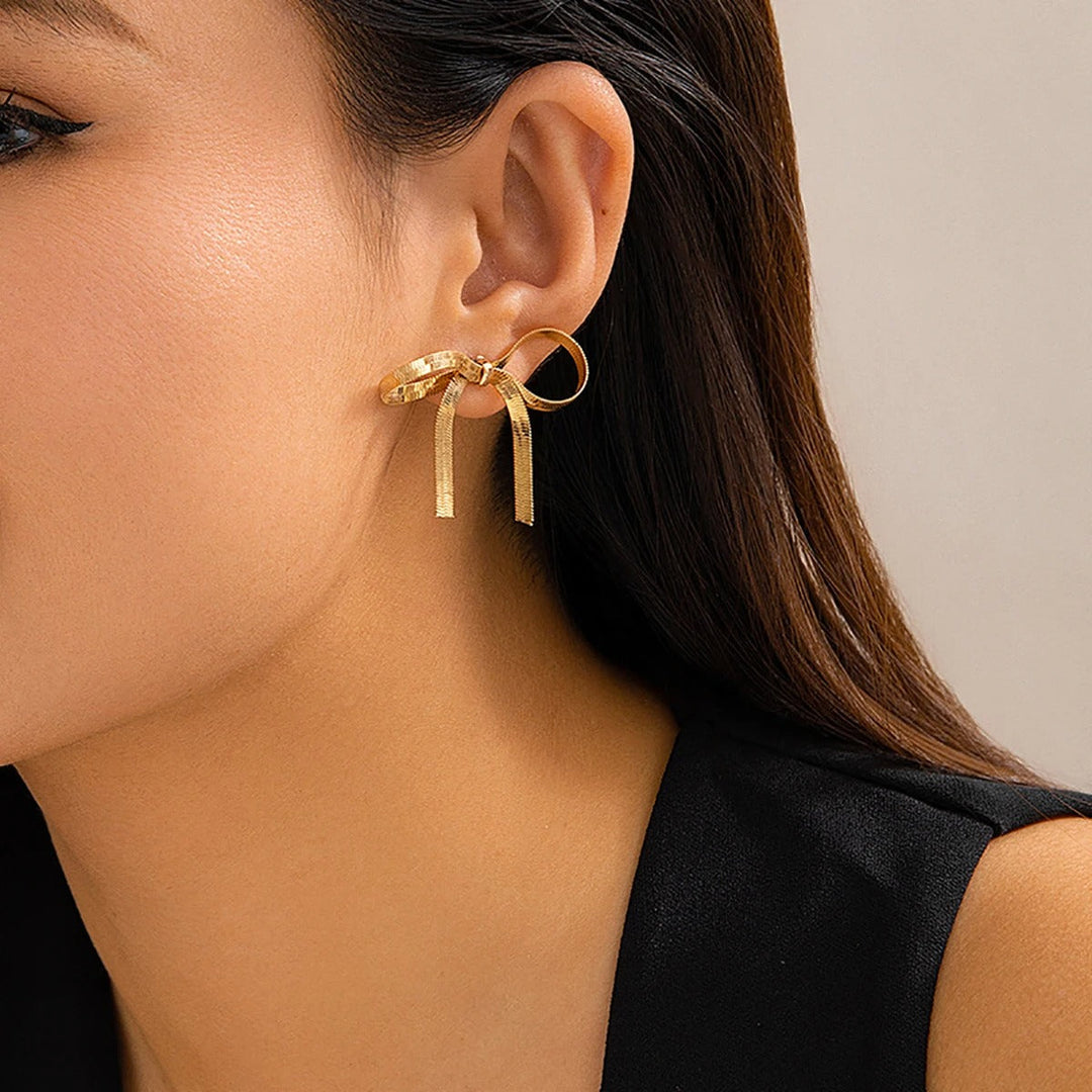 Gianna Short Bow Earrings - Gold